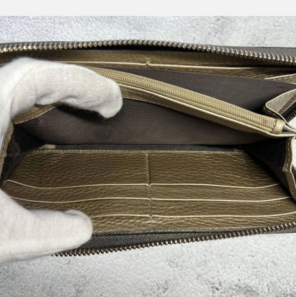 Authentic‼️ Gucci SOHO zippy wallet black Ladies. GG logo. - Picture 10 of 10